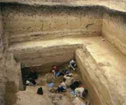 Розкопки пізньопалеолітичної стоянки Костенки-14 (2002 рік)