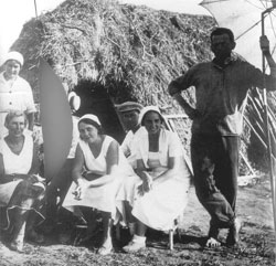 Т.С.Пассек серед учасників розкопок в Коломийщині - 1. 1934 рік.