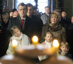Президент України Віктор Ющенко під час служби у Софії Київській
