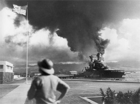 Перл-Харбор після японської атаки 7.12.1941 р.