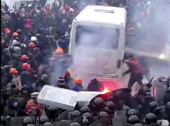 Сутичка протестувальників з силами МВС 19.01.14 р.
