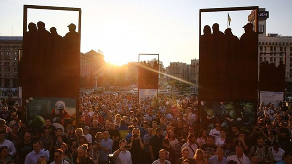 Стомилисявідлайна. На Майдані зібралися сотні протестувальників. Чого вимагають? 