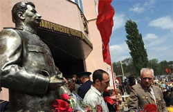 Мер Запоріжжя публічно заявив, що поновлене скульптурне зображення Сталіна буде знесено