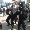 Міліція миттєво “пакувала” тих, хто намагався провести альтернативні демонстрації